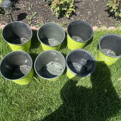 7 Plastic Planter Pots