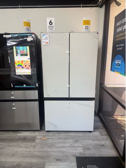 Samsung - Bespoke 30 Cu Ft 3-Door French door refrigerator With Beverage Center In White Glass 😻👻