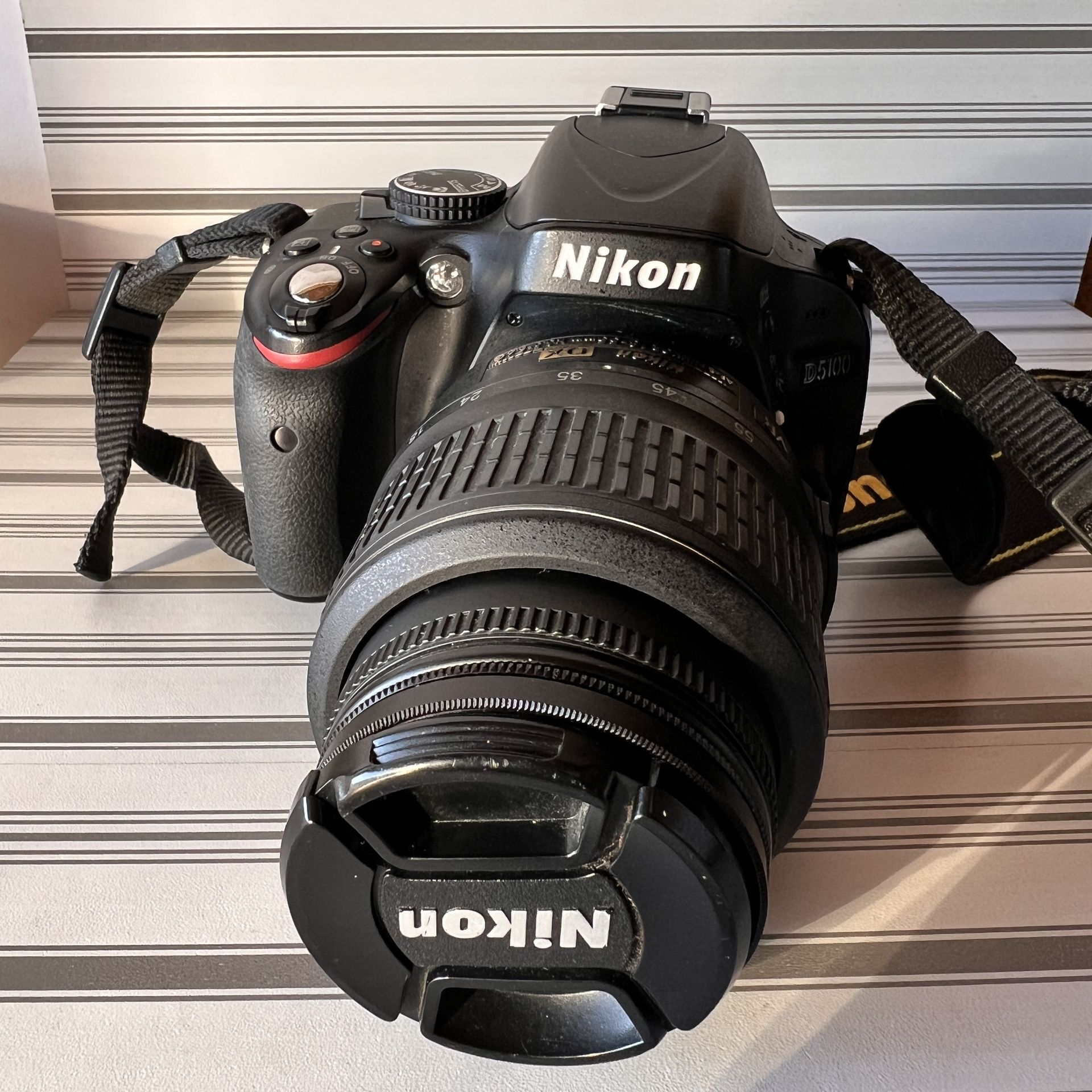 Nikon ニコン D5100 + AF-S DX NIKKOR 18-105mm F3.5-5.6G ED VR