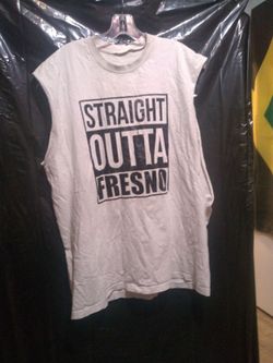 Casual White Sleeveless Graphic T-shirt. Size 2XL