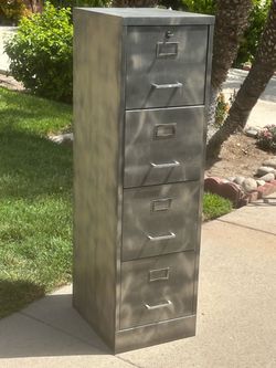 File Cabinet + key