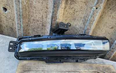 2021-2023 Jeep Grand Cherokee Fog light Passenger Right Side