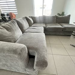 Sala Gris En L