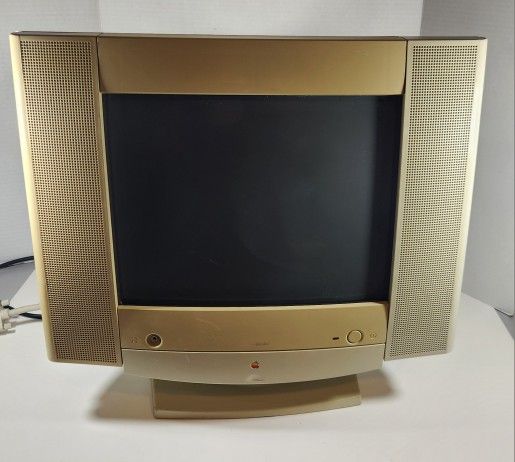 APPLE MACINTOSH M4681 MULTIPLE SCAN CRT COMPUTER DISPLAY MONITOR **POWERS ON UNTESTED**