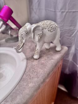 Elephant Decor White & Gold 