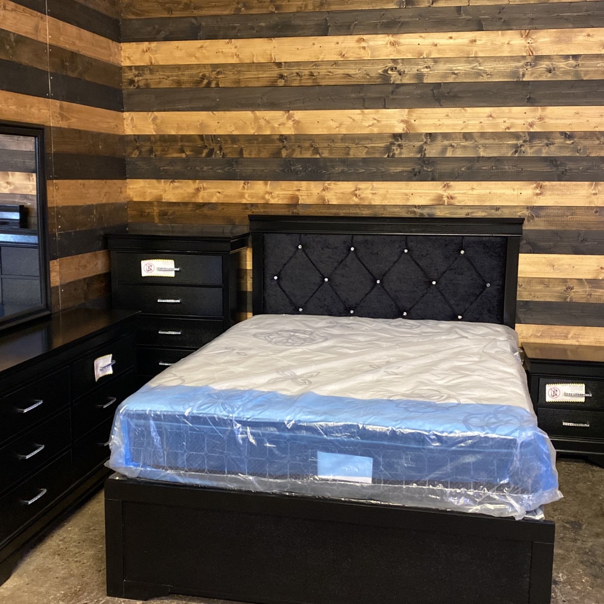 Beds And Bedroom Sets Of All Sizes And Styles for Sale in Houston, TX