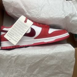 Woman Nike Dunk Low  V Day Size 9