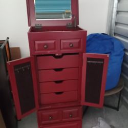Vintage Jewelry Chest With Mirror 