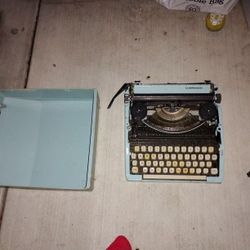 Vintage Companion Type Writer