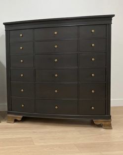✨ Grand-Scale Gentleman’s Chest - Free Delivery ✨