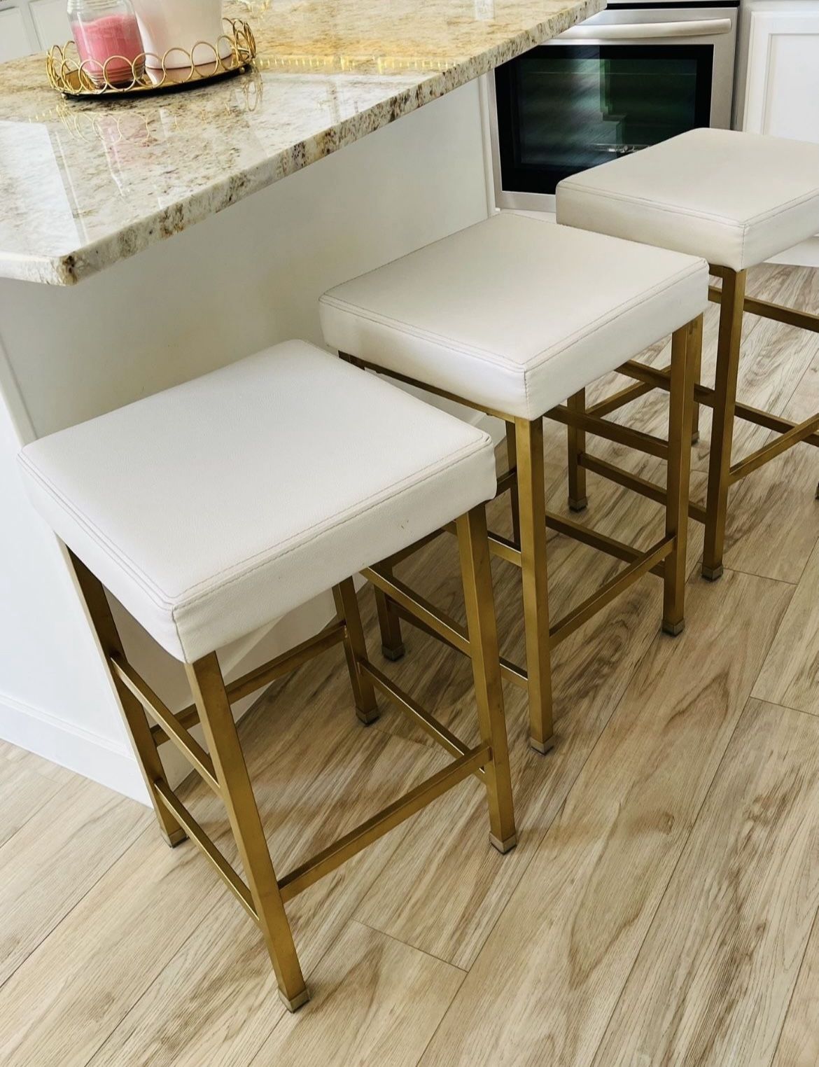✨ 3 Stunning Modern Bar Stools – Gold & White Faux Leather ! ✨  