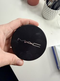 MAC cosmetics creamy powder NC20