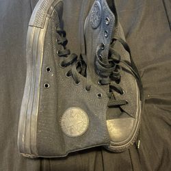 Black High top Converse 