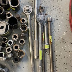 Heavy Duty Duty 3/4-1” Sockets Ratchets &  Extensions