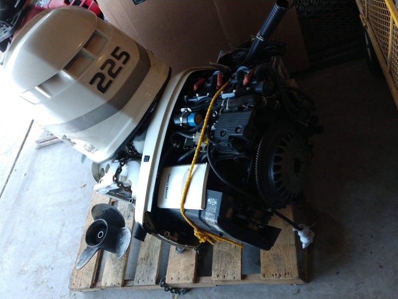 2001 Evinrude 225 ficht
