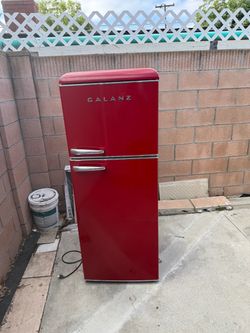Galanz Retro Red Top-Freezer Refrigerator
