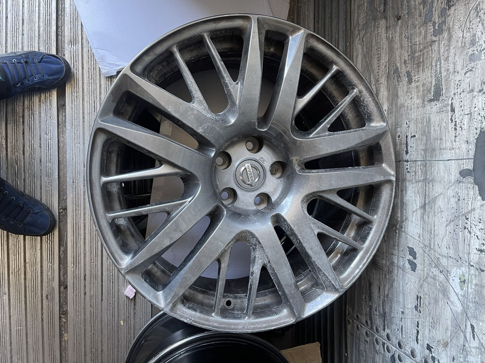 Staggered 20in OEM 2016 Nissan GTR Wheels