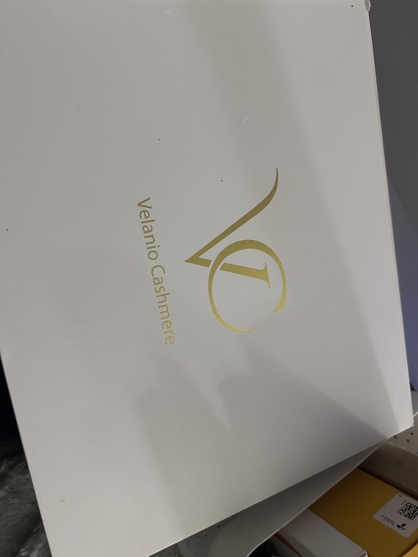 Velanio Cashmere Wrap Shawl Brand New