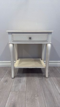 Ethan Allen Side Table (Wood) - White