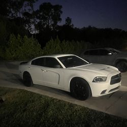 2013 Dodge Charger Sedan 4D