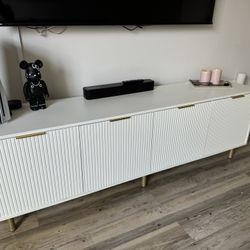 Tv stand