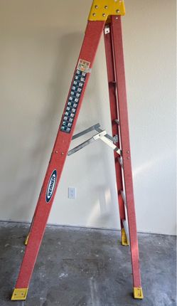 6 ft. Fiberglass Step Ladder