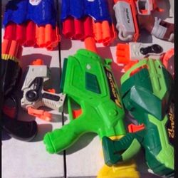 Bonche Grande De Nerf Guns And Assorted 
