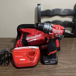 Milwaukee M12 Fuel 1/2” Hammer Drill Kit