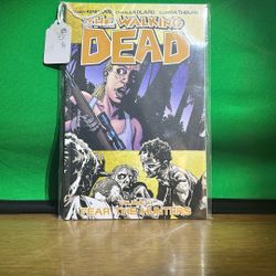 The Walking Dead Book - Volume 11 -  Fear The Hunters