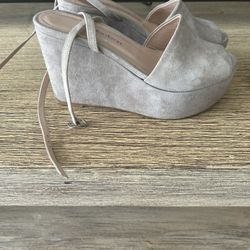 Charles David Wedge 2 Pair Low Use