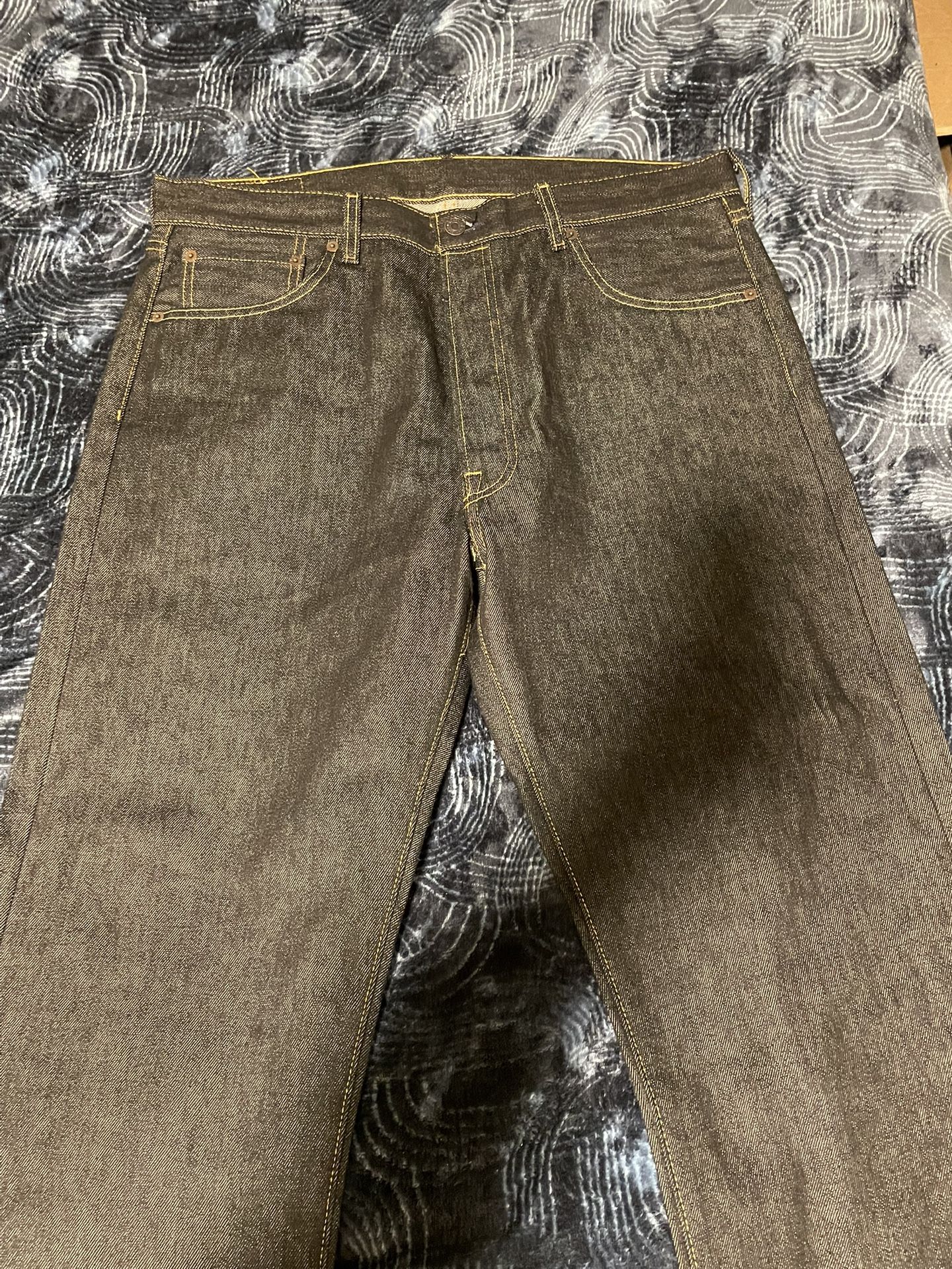  Levi Pant