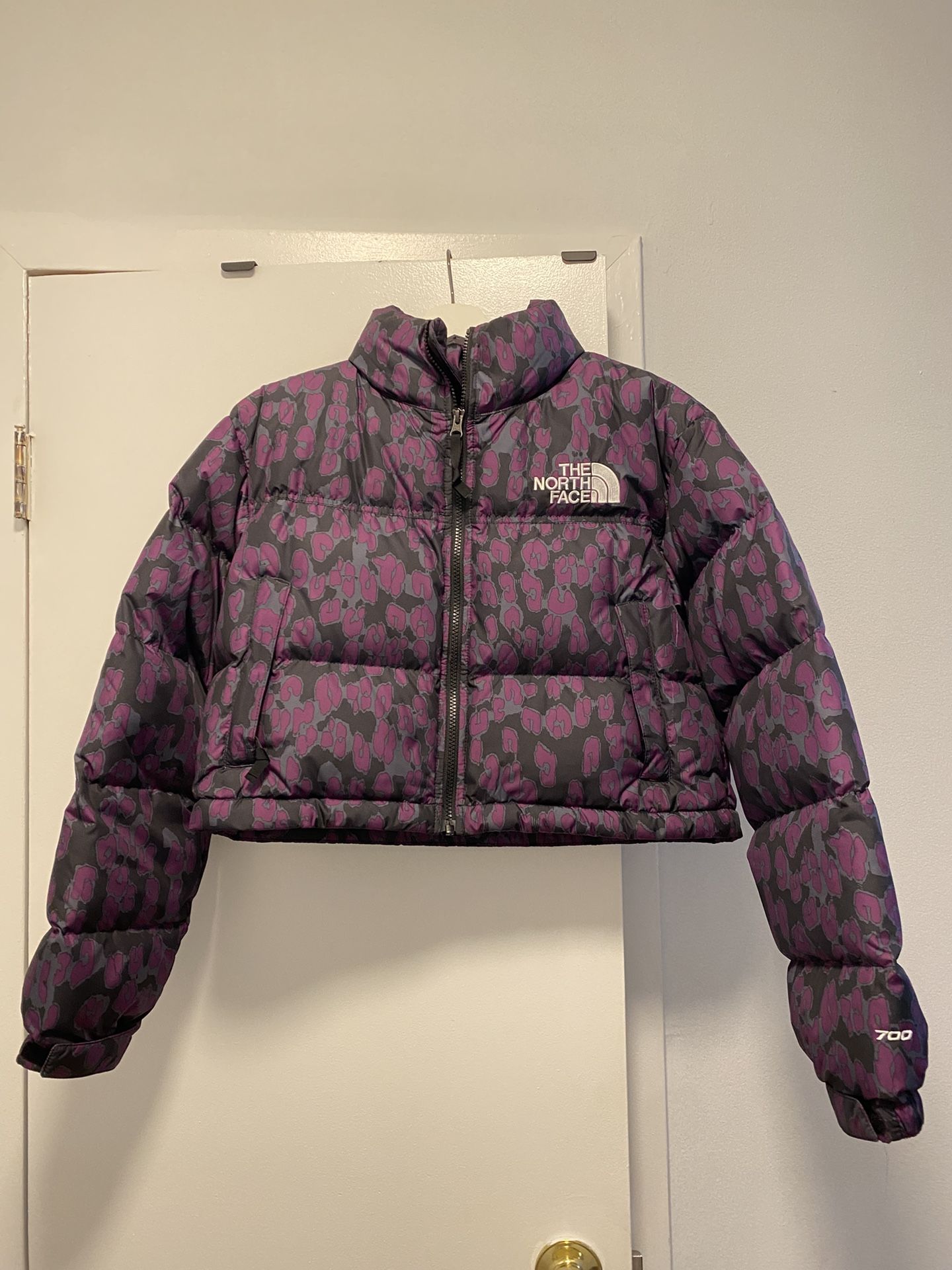 The North Face Women’s Nuptse Cropped Puffer Jacket Purple Leopard Print Small.