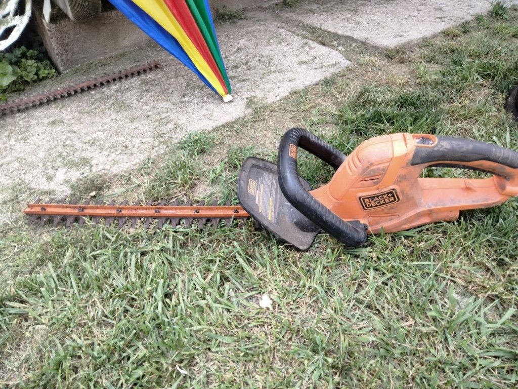 Black And Decker Hedge Trimmer