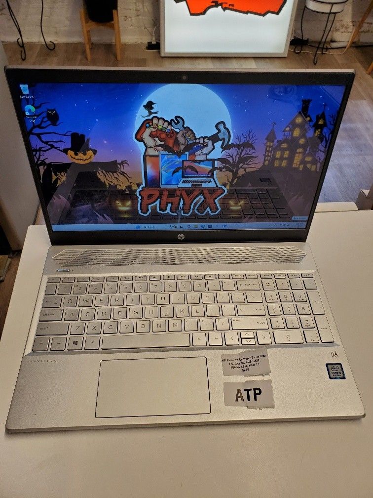 HP Pavilion Laptop 15 Touchscreen, 1.60GHz i5, 8GB RAM, 256GB SSD $240