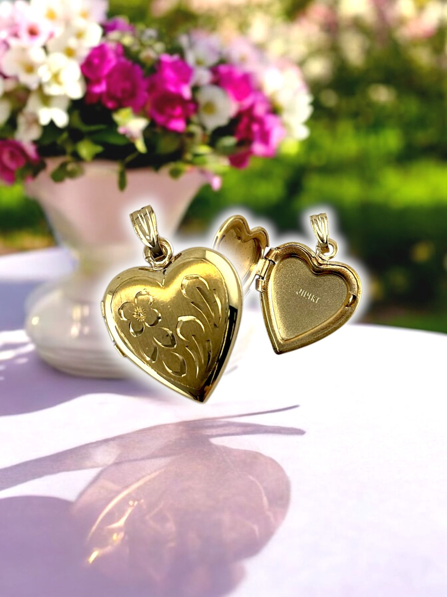14kt 2.00g Yellow Gold Heart Shape Pendant/Charm with Floral Design.