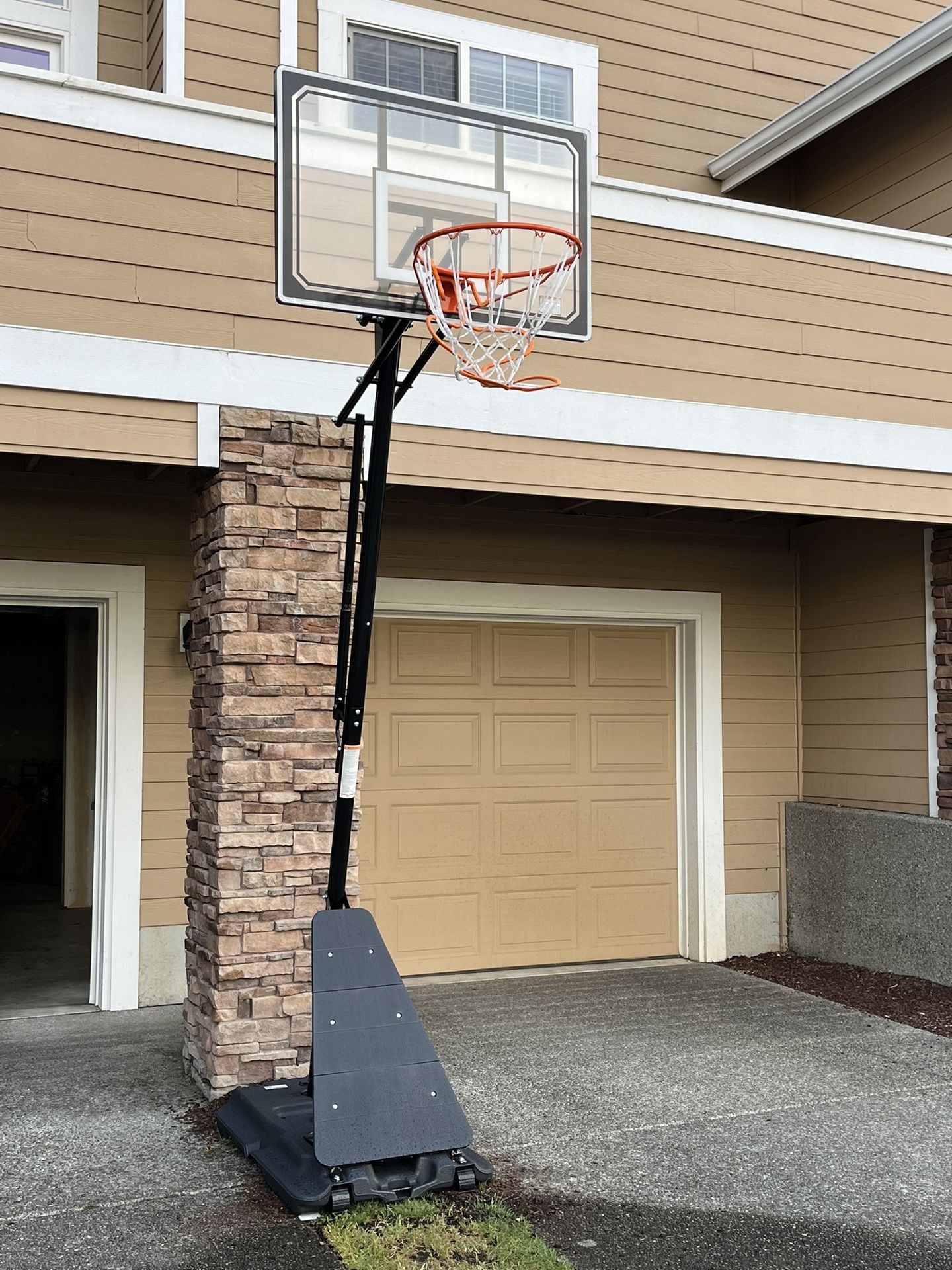 Like New Outdoor,5.3-10ft Adjust Basketball Goal System
