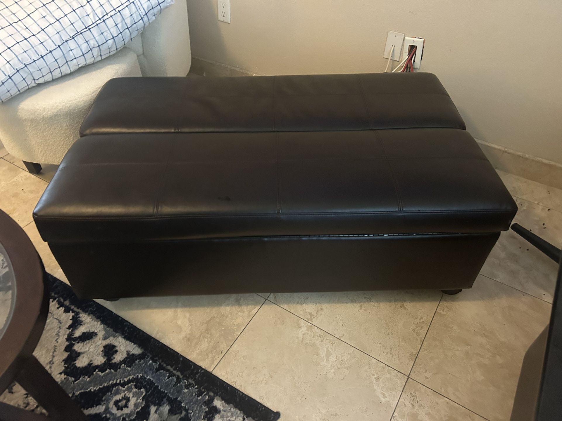 Ottoman With Secret Pull Out twin Bed. Futon