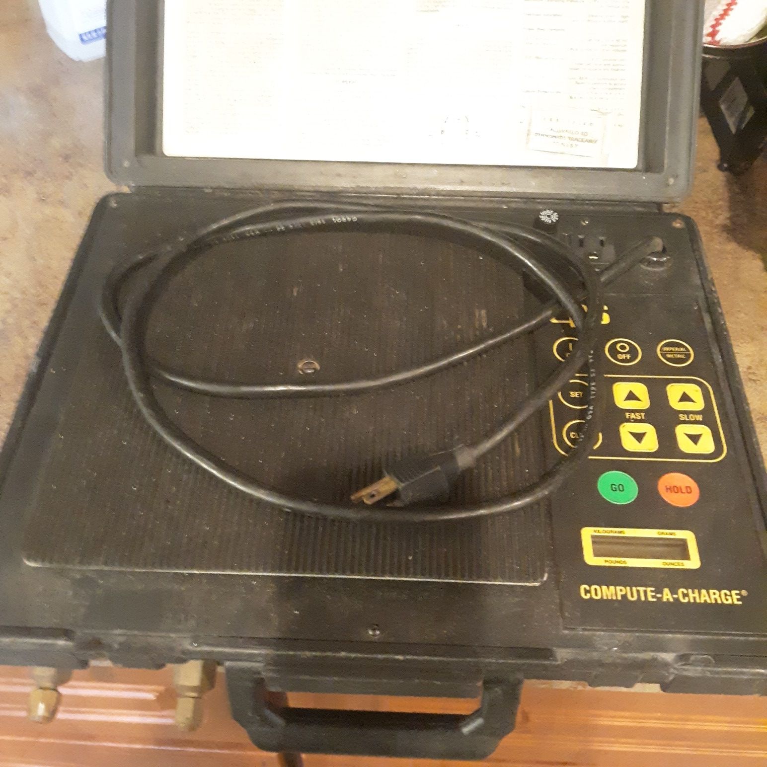 Compute a charge freon measuring device