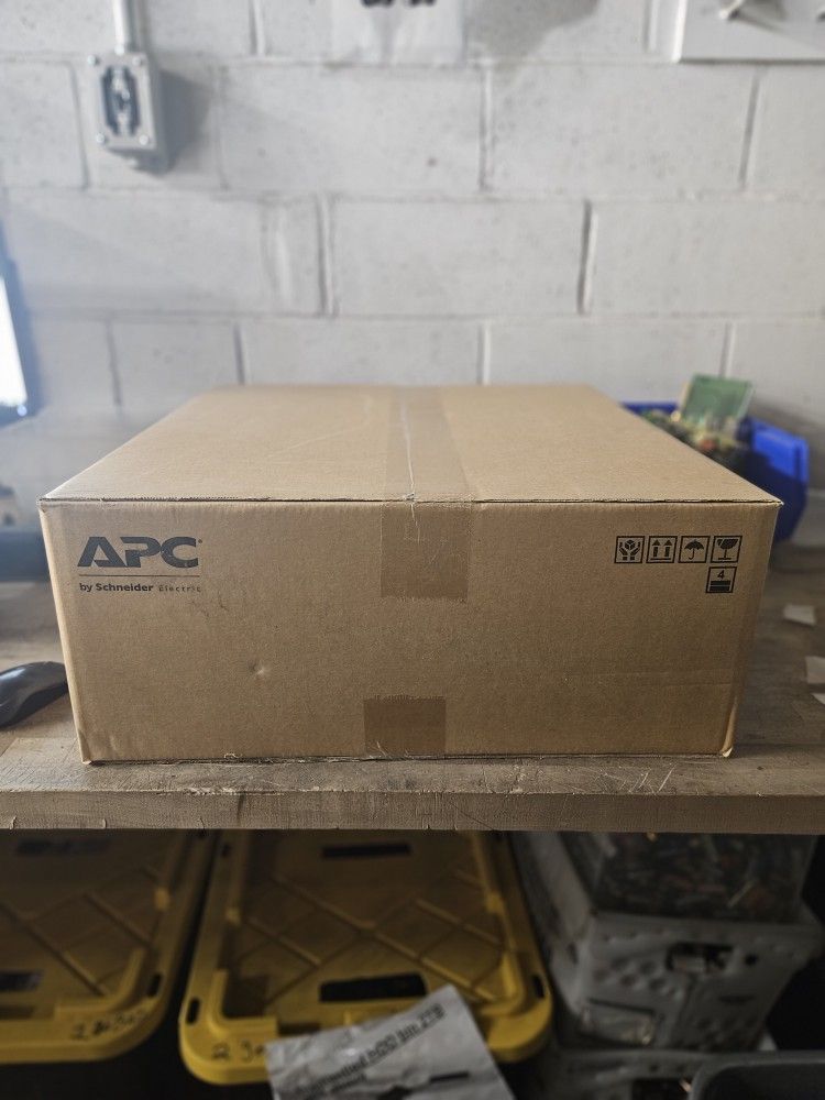 (BRAND NEW BULK) APC By Schneider Electric