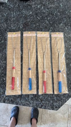 Marshmallow telescoping skewers