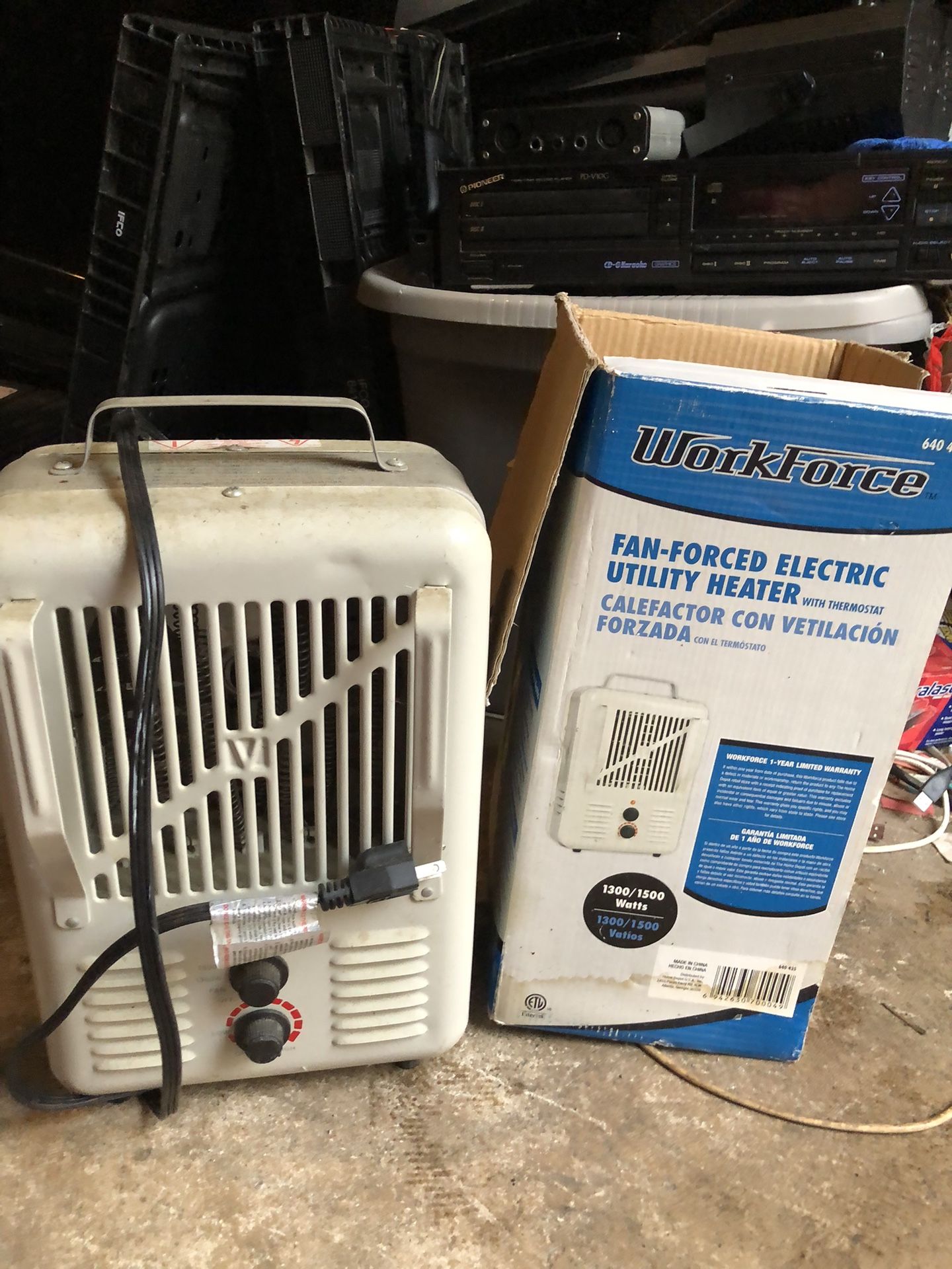 Thermostat for heating small rooms