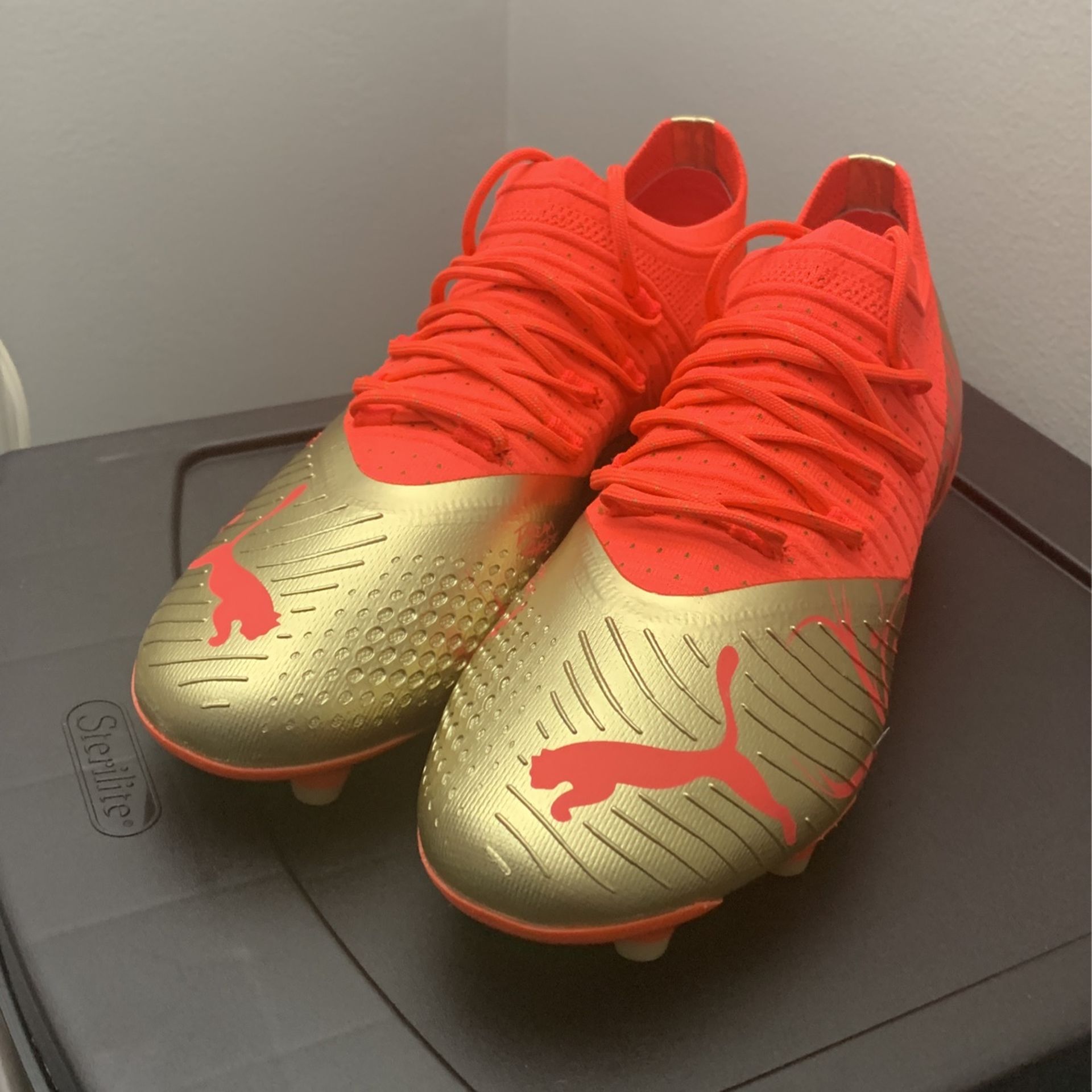 PUMA Future 2.4 FG/AG Neymar Jr. Dream Chaser - Fiery Coral/Gold LIMITED EDITION