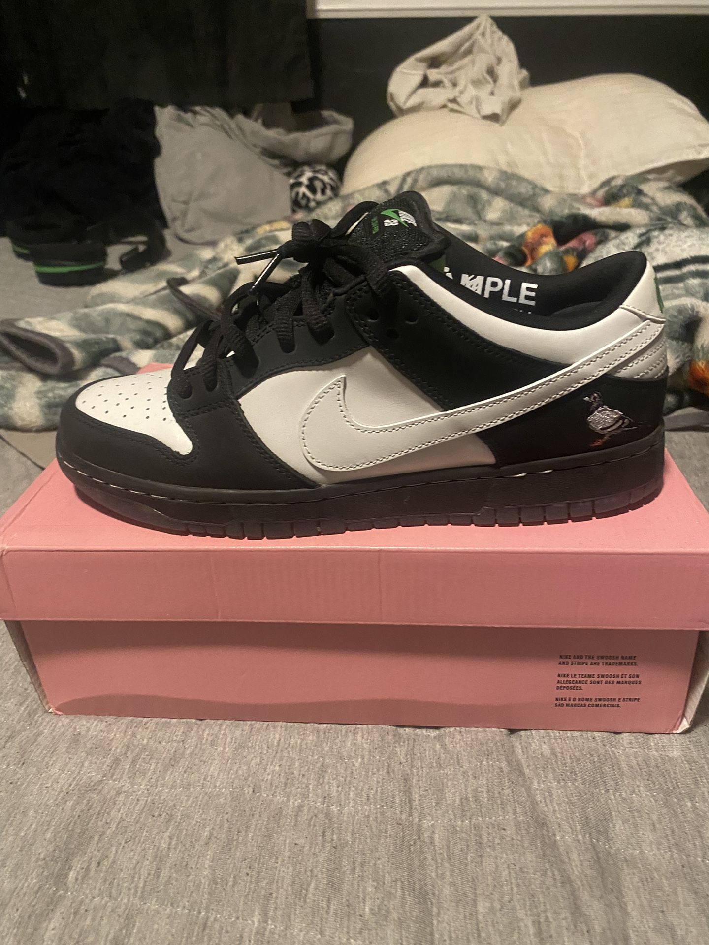 Defence Forces Dunk Sb Walk The Dog Nike Women's Gamma Force