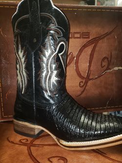 black leather lizards Boot
