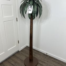 Palm Tree Metal Sculpture New with tag H-67” 