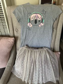 Cat & Jack shirt and skirt set for girls. Size 7/8