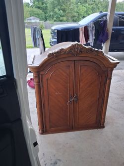 Top Armoire