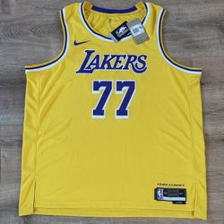 BRAND NEW Luka Doncic Los Angeles Lakers Nike 2024/25 Icon Edition Swingman Jersey #77 Men