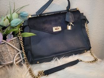 BCBGMAXAZRIA