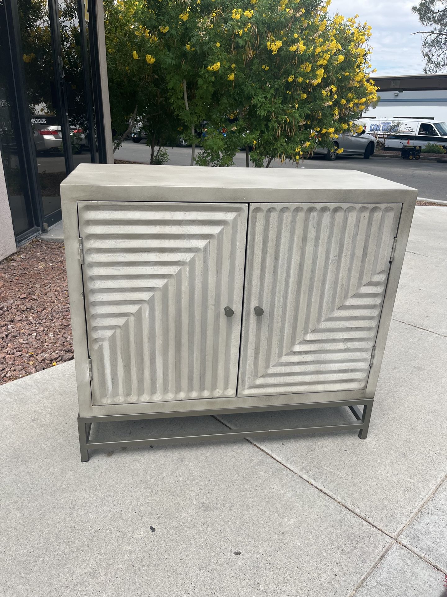 ✨ Gray Accent Cabinet Mueble✨($10 Delivery )